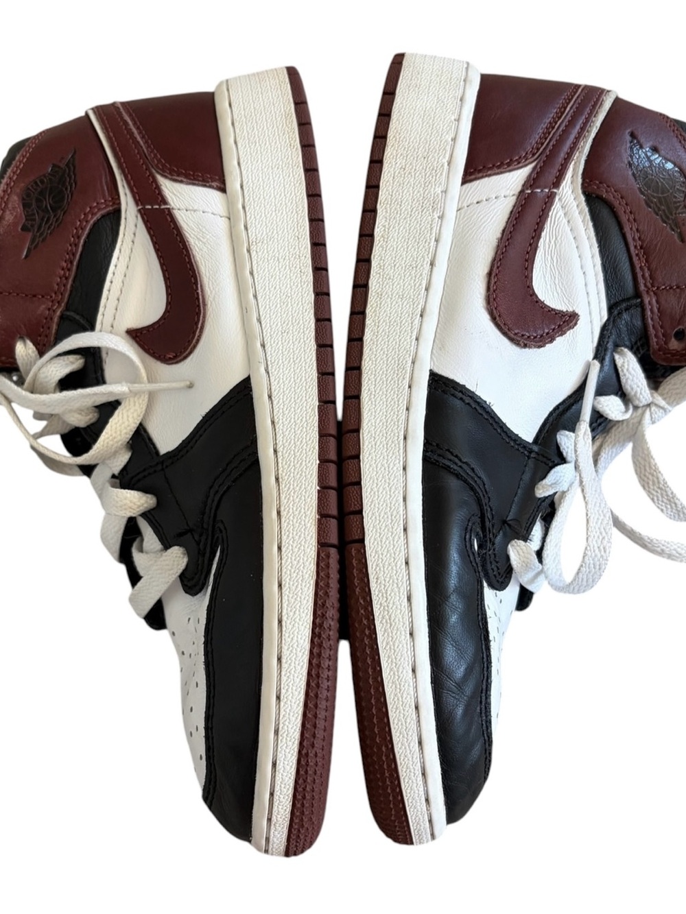 Jordan Kids High-Top Sneakers in White, Black & Maroon Size 5 - Picture 7 of 10